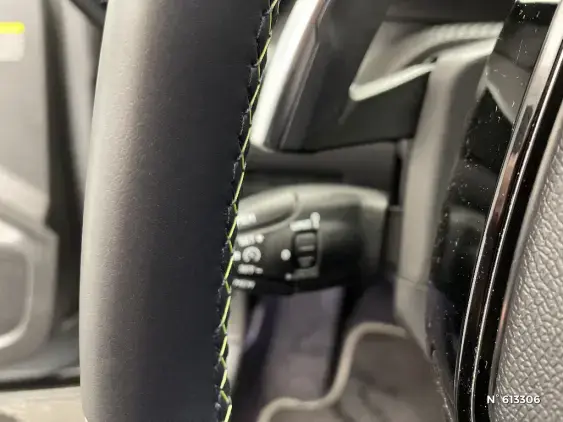 PEUGEOT 2008 II - voiture d'occasion - Photo 15