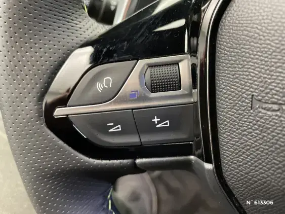 PEUGEOT 2008 II - voiture d'occasion - Photo 26