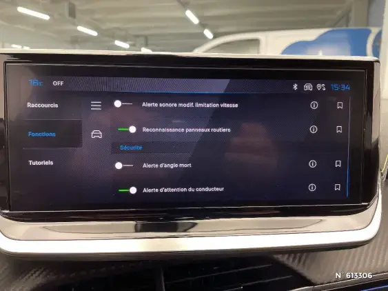 PEUGEOT 2008 II - voiture d'occasion - Photo 34