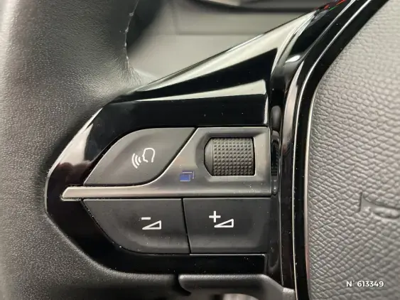 PEUGEOT 2008 II - voiture d'occasion - Photo 31