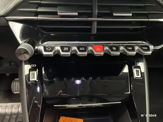 PEUGEOT 2008 II - voiture d'occasion - Photo 34