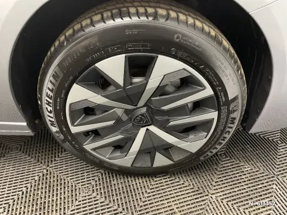 PEUGEOT 208 II - voiture d'occasion - Photo 8