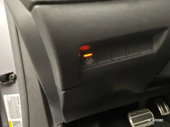 PEUGEOT 2008 II - voiture d'occasion - Photo 15