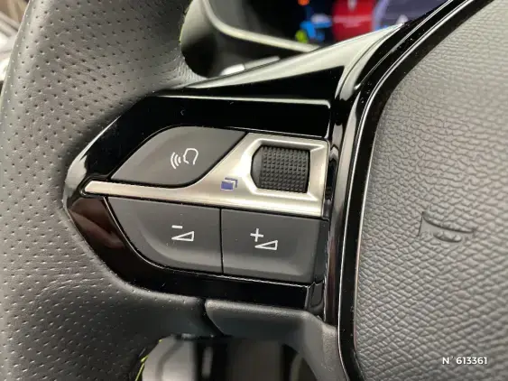 PEUGEOT 2008 II - voiture d'occasion - Photo 29