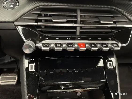 PEUGEOT 2008 II - voiture d'occasion - Photo 32