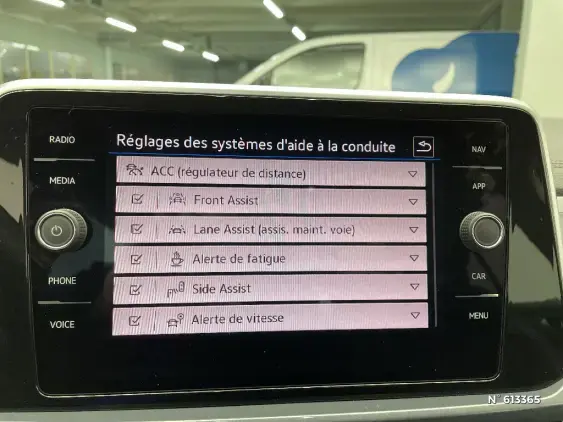 VOLKSWAGEN T-ROC - voiture d'occasion - Photo 35