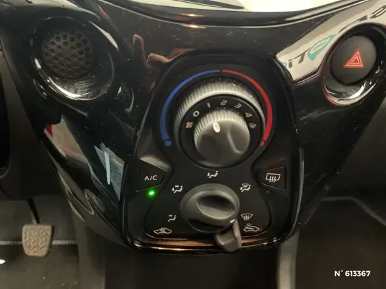 PEUGEOT 108 - voiture d'occasion - Photo 30