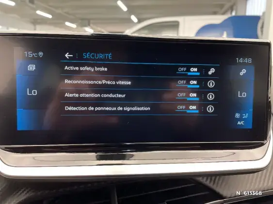 PEUGEOT 2008 II - voiture d'occasion - Photo 33