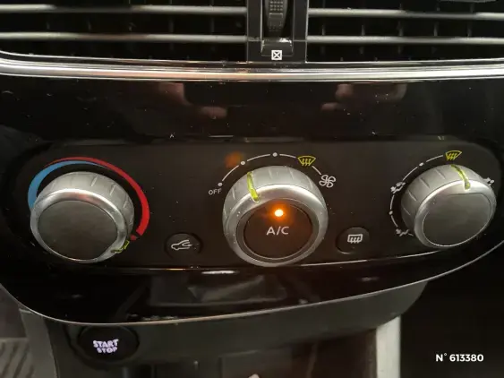 RENAULT CLIO IV - voiture d'occasion - Photo 36