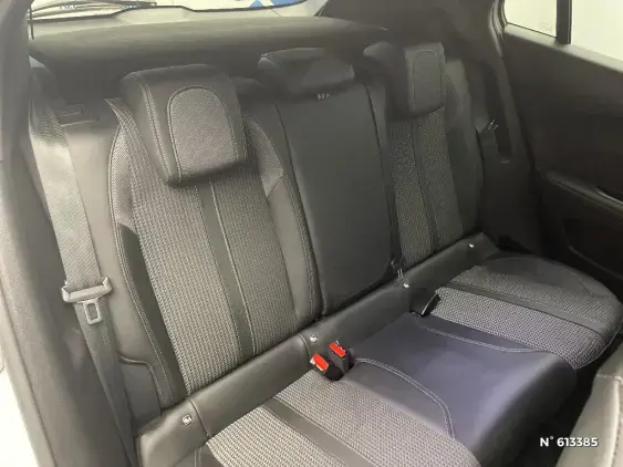 PEUGEOT 2008 II - voiture d'occasion - Photo 11