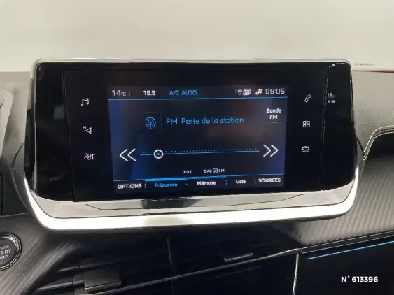 PEUGEOT 2008 II - voiture d'occasion - Photo 13