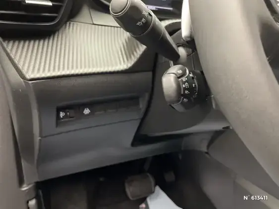 PEUGEOT 2008 II - voiture d'occasion - Photo 15