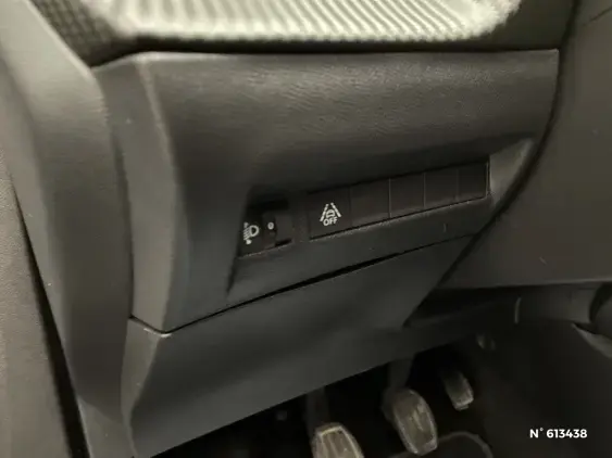 PEUGEOT 2008 II - voiture d'occasion - Photo 15