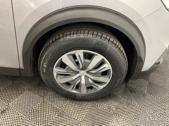 PEUGEOT 2008 II - voiture d'occasion - Photo 8