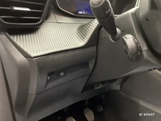 PEUGEOT 2008 II - voiture d'occasion - Photo 15