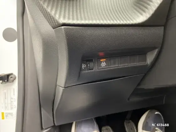 PEUGEOT 2008 II - voiture d'occasion - Photo 15