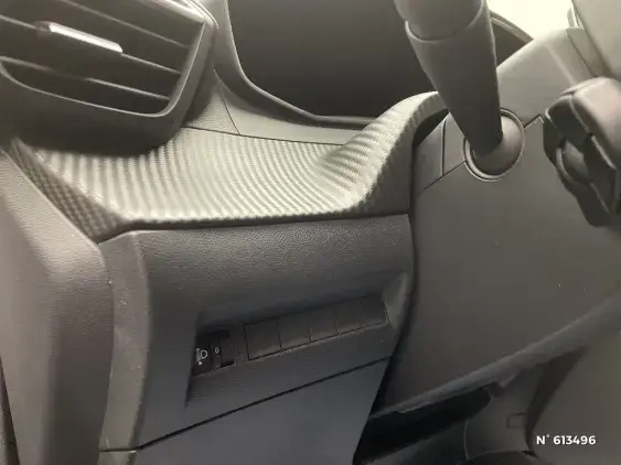 PEUGEOT 2008 II - voiture d'occasion - Photo 15