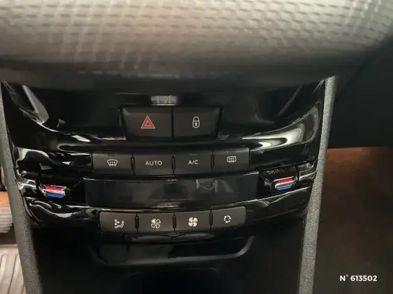 PEUGEOT 208 - voiture d'occasion - Photo 15