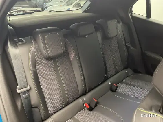 PEUGEOT 2008 II - voiture d'occasion - Photo 11