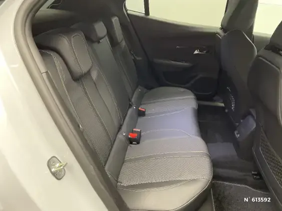 PEUGEOT 2008 II - voiture d'occasion - Photo 11
