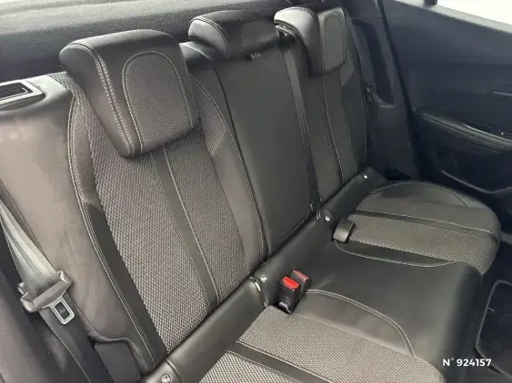 PEUGEOT 2008 II - voiture d'occasion - Photo 11