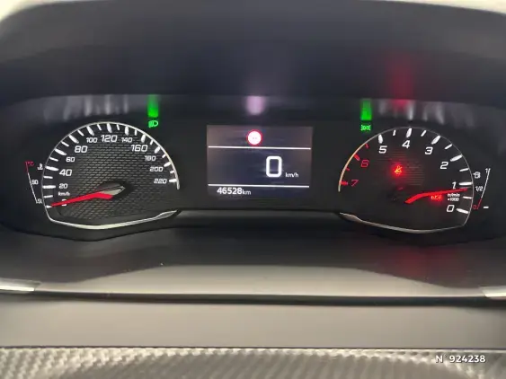 PEUGEOT 208 II - voiture d'occasion - Photo 12