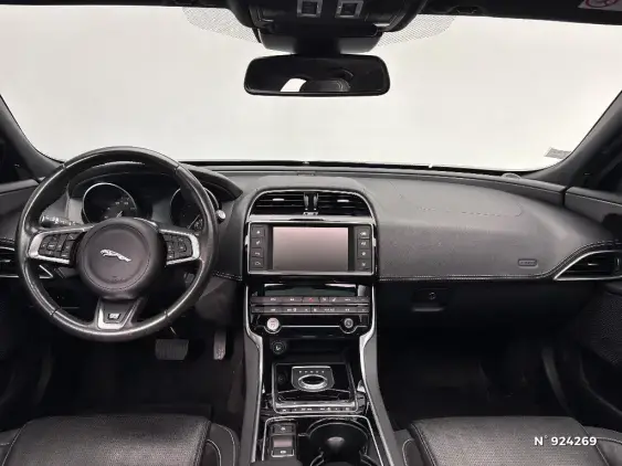 JAGUAR XE - voiture d'occasion - Photo 9