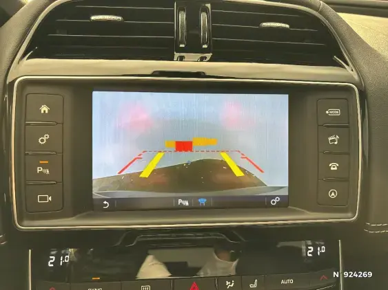 JAGUAR XE - voiture d'occasion - Photo 14