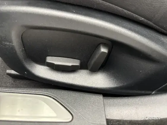 JAGUAR XE - voiture d'occasion - Photo 27