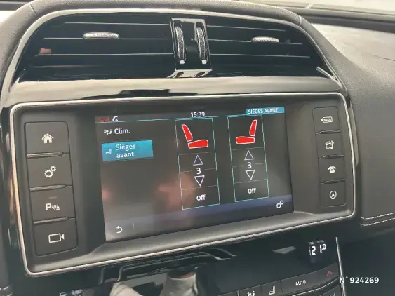 JAGUAR XE - voiture d'occasion - Photo 28