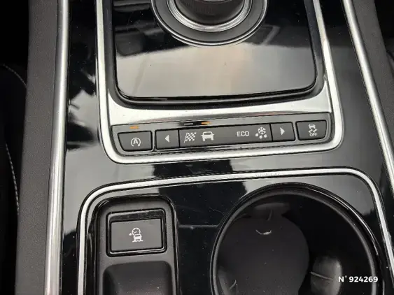 JAGUAR XE - voiture d'occasion - Photo 29