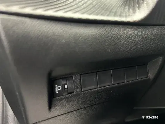 PEUGEOT 208 II - voiture d'occasion - Photo 15