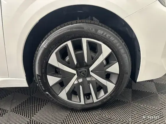 PEUGEOT 208 II - voiture d'occasion - Photo 8