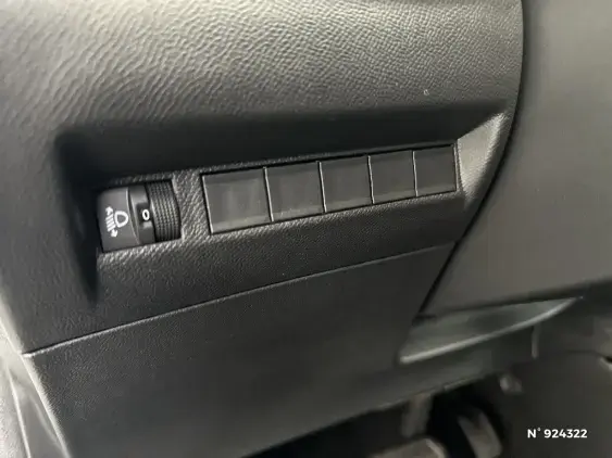 PEUGEOT 208 II - voiture d'occasion - Photo 15