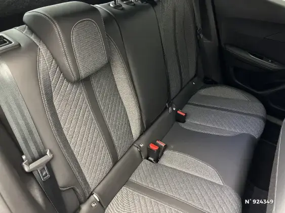 PEUGEOT 2008 II - voiture d'occasion - Photo 11