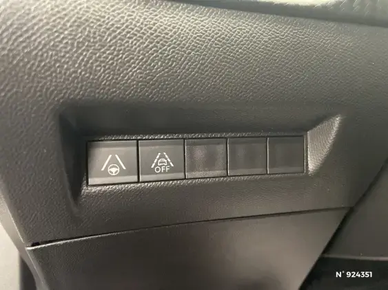 PEUGEOT 2008 II - voiture d'occasion - Photo 15