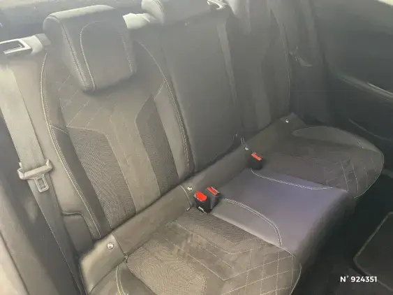 PEUGEOT 2008 II - voiture d'occasion - Photo 11