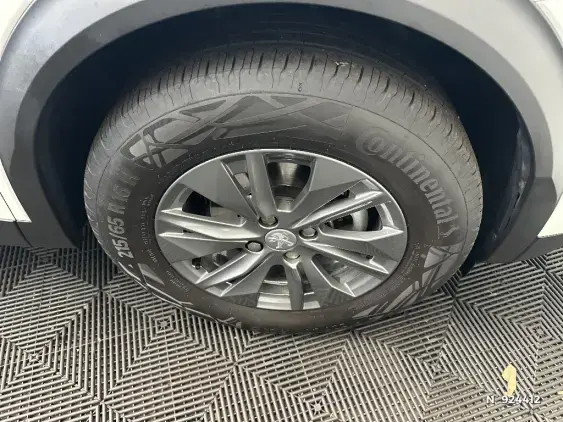 PEUGEOT 2008 II - voiture d'occasion - Photo 8