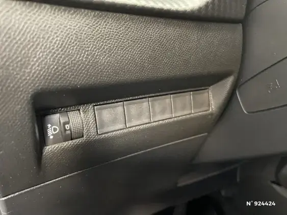 PEUGEOT 208 II - voiture d'occasion - Photo 15