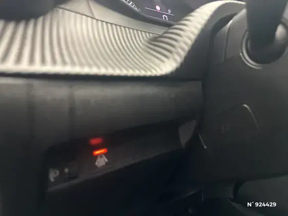 PEUGEOT 2008 II - voiture d'occasion - Photo 15