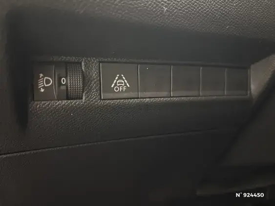 PEUGEOT 2008 II - voiture d'occasion - Photo 15