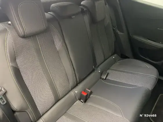 PEUGEOT 2008 II - voiture d'occasion - Photo 11