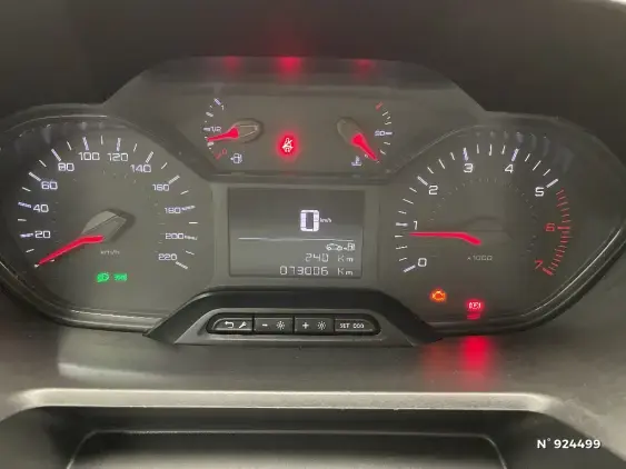 PEUGEOT PARTNER III - voiture d'occasion - Photo 11