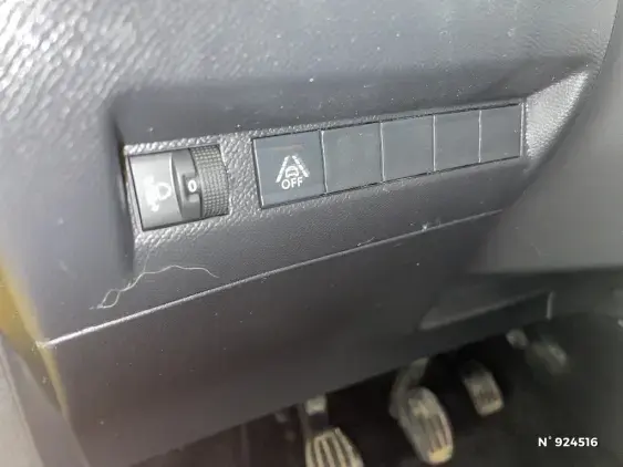 PEUGEOT 208 BUSINESS R II - voiture d'occasion - Photo 15