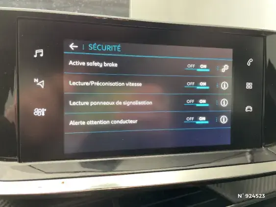 PEUGEOT 208 BUSINESS R II - voiture d'occasion - Photo 37