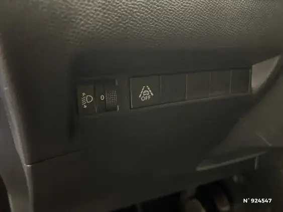 PEUGEOT 2008 II - voiture d'occasion - Photo 15