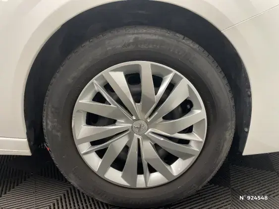 PEUGEOT 208 II - voiture d'occasion - Photo 8