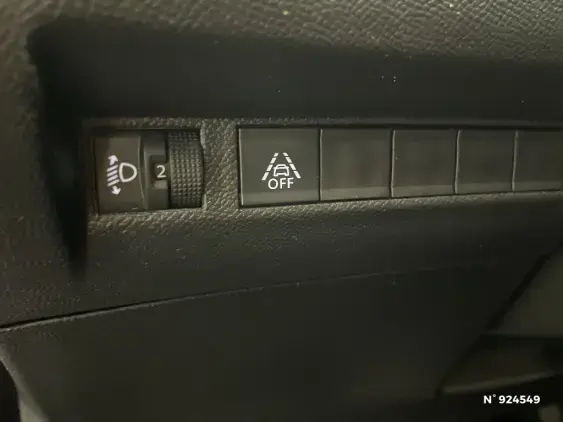 PEUGEOT 2008 II - voiture d'occasion - Photo 15