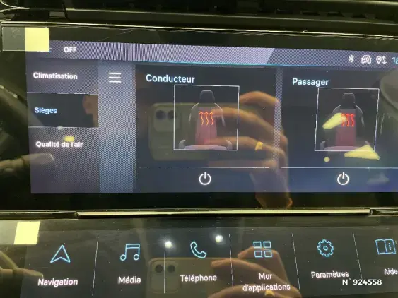 PEUGEOT 408 - voiture d'occasion - Photo 26