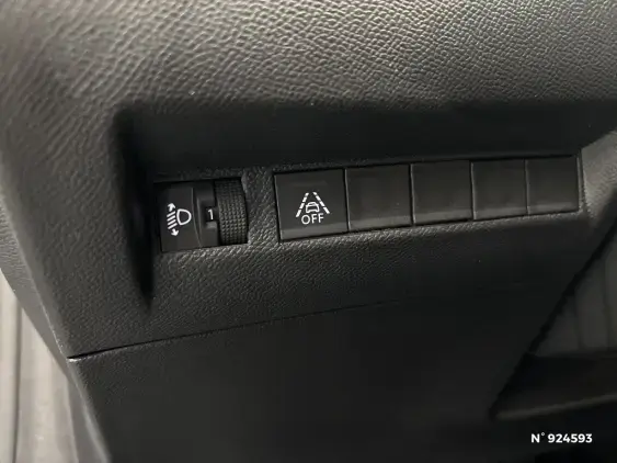 PEUGEOT 208 BUSINESS R II - voiture d'occasion - Photo 14